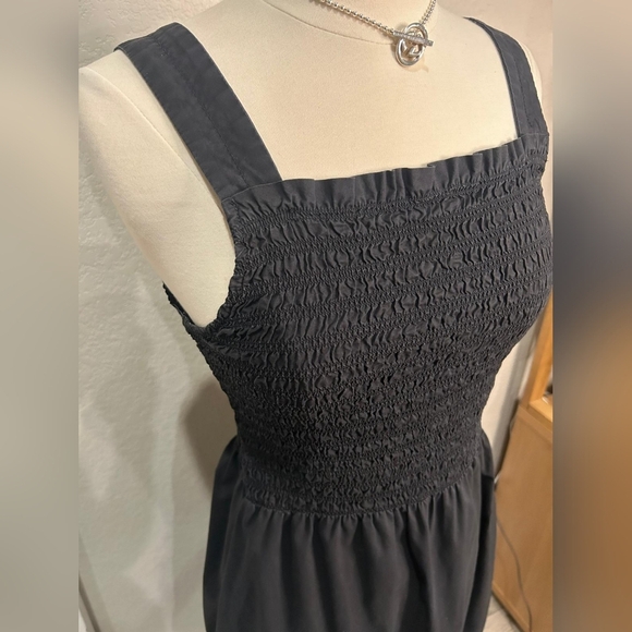 Everlane Black Smocked Midi Dress - Picture 8 of 11